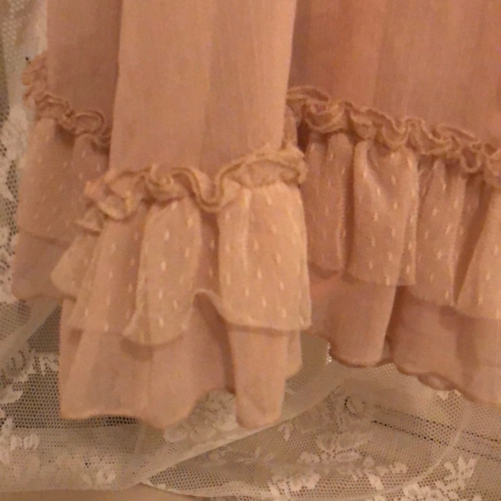 Elegant lace dress - Picture 2 of 4